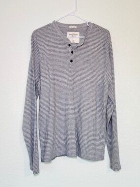 Abercrombie & Fitch Muscle Shirt Men's XL Gray White Distressed Hem Long Sleeve